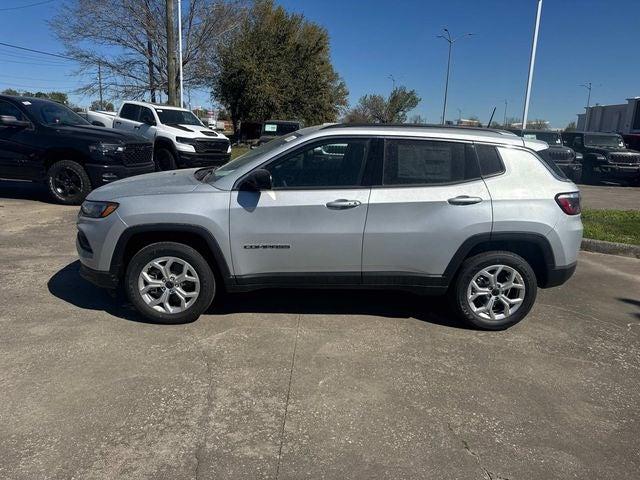 2025 Jeep Compass COMPASS LATITUDE 4X4