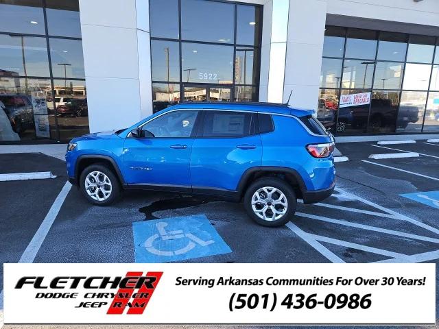2025 Jeep Compass COMPASS LATITUDE 4X4