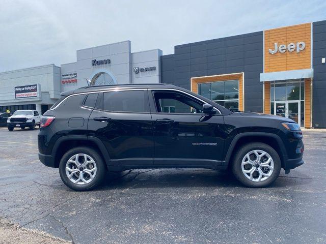 2025 Jeep Compass COMPASS LATITUDE 4X4 2025 Jeep Compass COMPASS LATITUDE 4X4