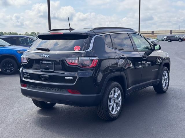 2025 Jeep Compass COMPASS LATITUDE 4X4