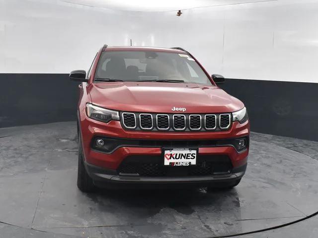 2025 Jeep Compass COMPASS LATITUDE 4X4