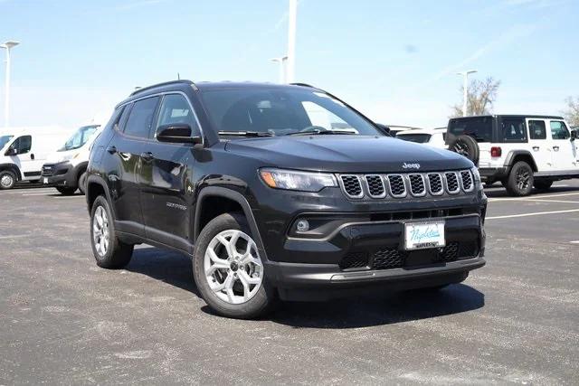 2025 Jeep Compass COMPASS LATITUDE 4X4