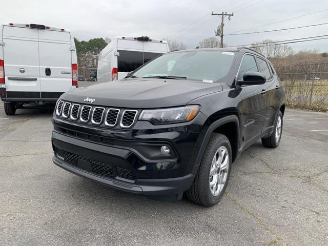 2025 Jeep Compass COMPASS LATITUDE 4X4
