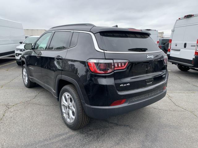2025 Jeep Compass COMPASS LATITUDE 4X4