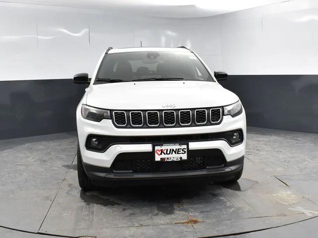 2025 Jeep Compass COMPASS LATITUDE 4X4