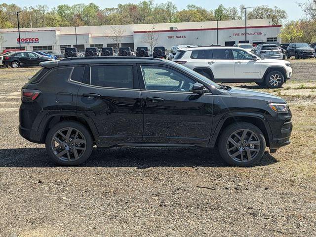 2025 Jeep Compass COMPASS LIMITED 4X4