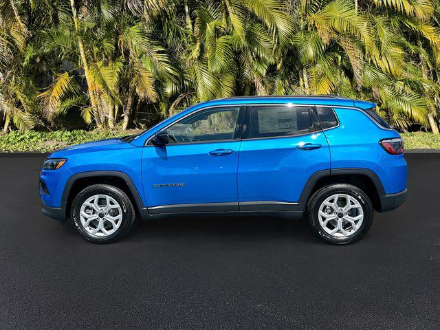 2025 Jeep Compass COMPASS LATITUDE 4X4