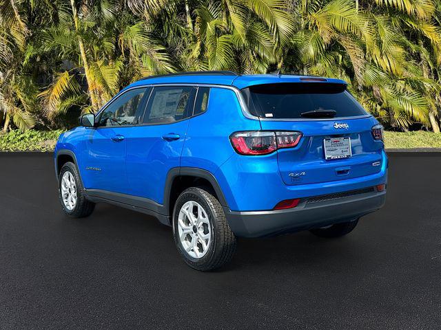 2025 Jeep Compass COMPASS LATITUDE 4X4