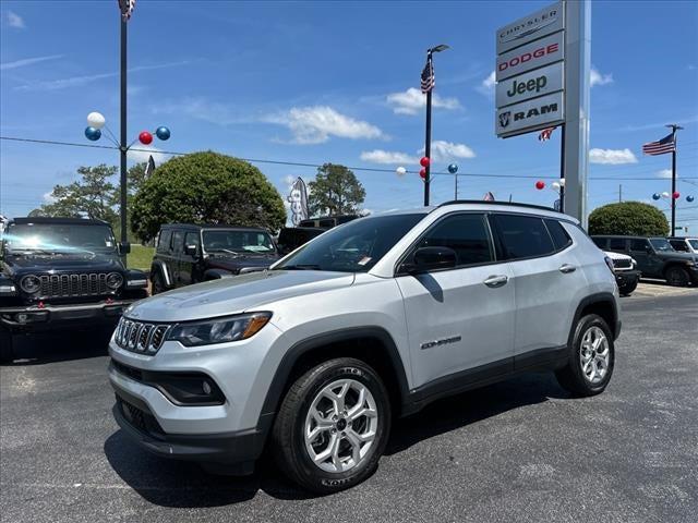2025 Jeep Compass COMPASS LATITUDE 4X4