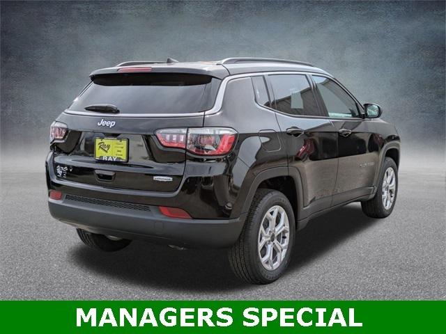 2025 Jeep Compass COMPASS LATITUDE 4X4