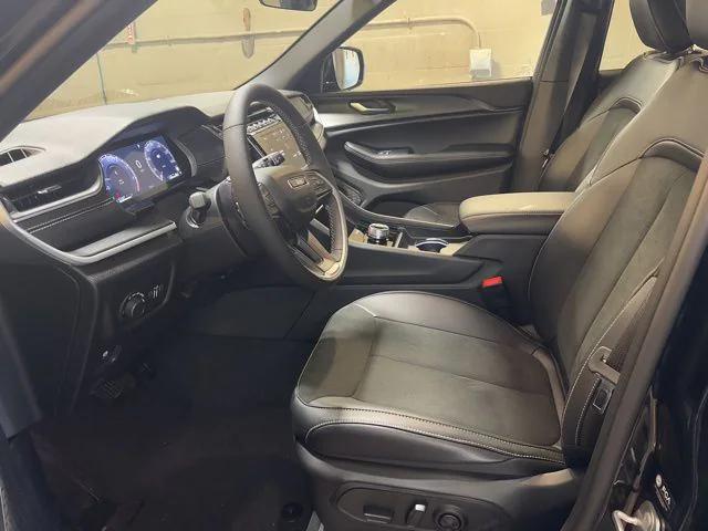 2025 Jeep Grand Cherokee GRAND CHEROKEE ALTITUDE 4X4
