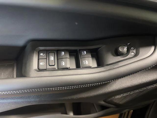 2025 Jeep Grand Cherokee GRAND CHEROKEE ALTITUDE 4X4