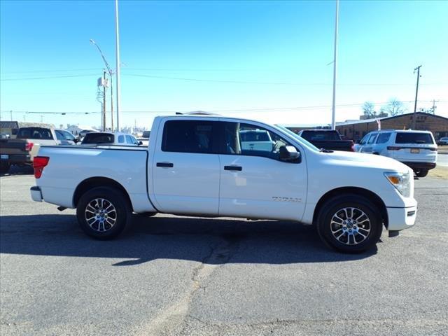 2023 Nissan TITAN Crew Cab SV 4x4