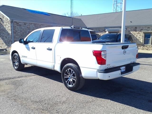 2023 Nissan TITAN Crew Cab SV 4x4