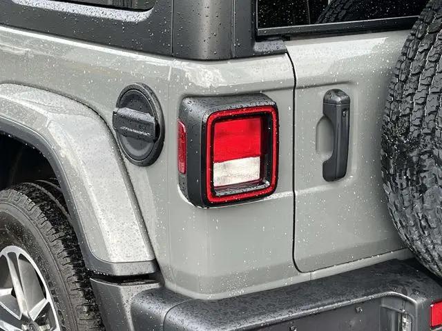2023 Jeep Wrangler 4-Door Sahara