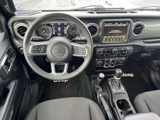 2023 Jeep Wrangler 4-Door Sahara
