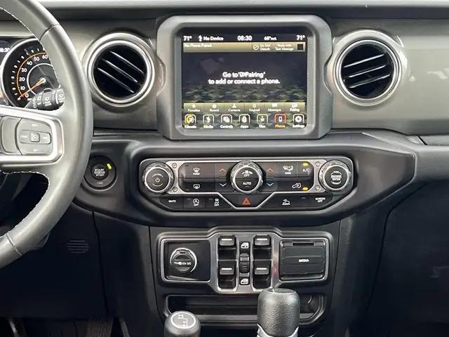 2023 Jeep Wrangler 4-Door Sahara