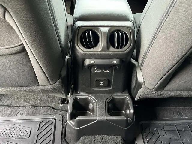 2023 Jeep Wrangler 4-Door Sahara