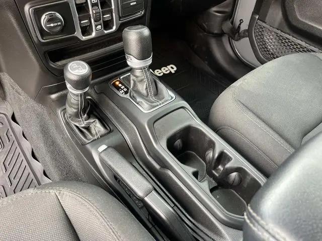 2023 Jeep Wrangler 4-Door Sahara