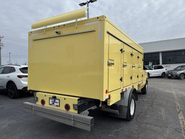 2022 Ford E-450 Cutaway Base