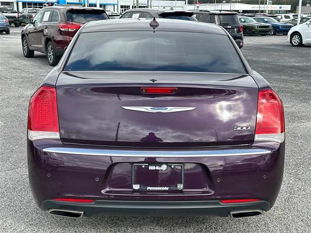 2021 Chrysler 300 Touring L