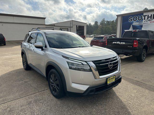 2022 Nissan Pathfinder SV 4WD