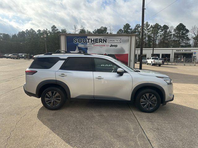 2022 Nissan Pathfinder SV 4WD