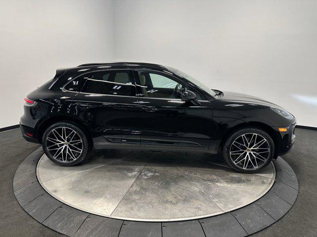 2024 Porsche Macan Base PDK