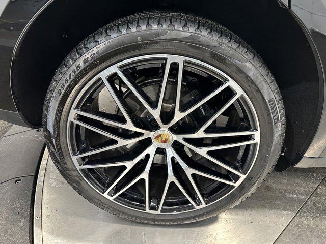 2024 Porsche Macan Base PDK