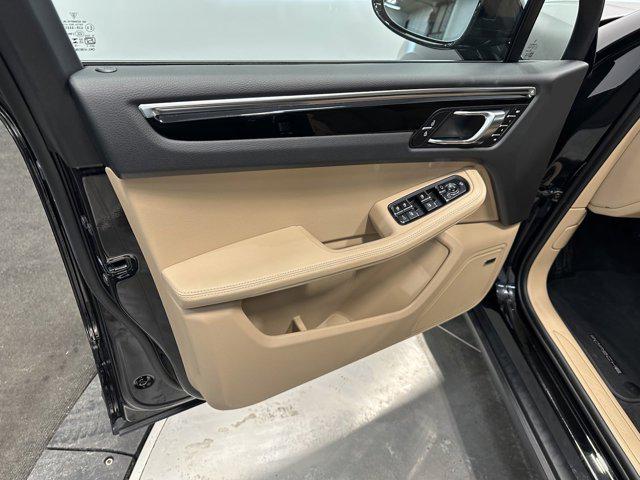 2024 Porsche Macan Base PDK