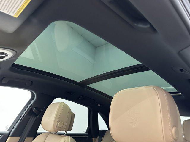 2024 Porsche Macan Base PDK