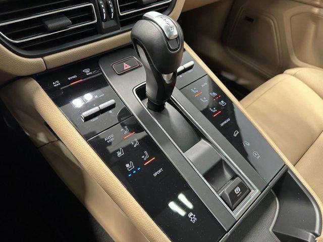 2024 Porsche Macan Base PDK