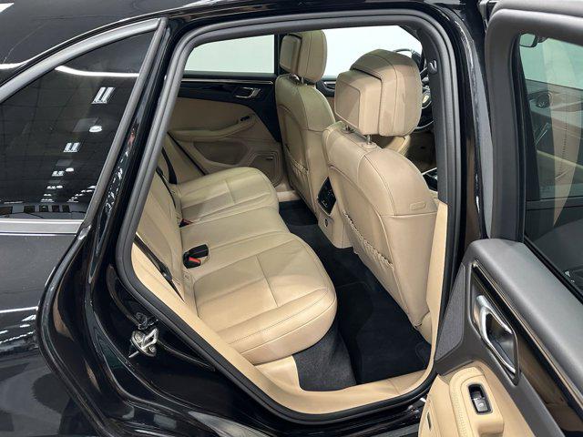 2024 Porsche Macan Base PDK