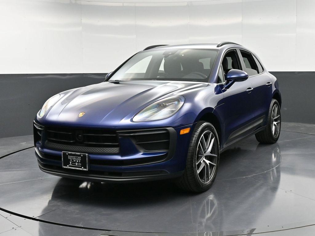 /2025 Porsche Macan