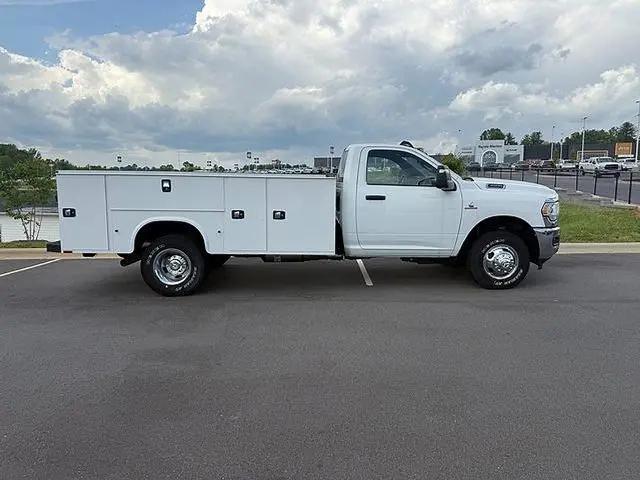2023 Ram 3500 Tradesman/SLT