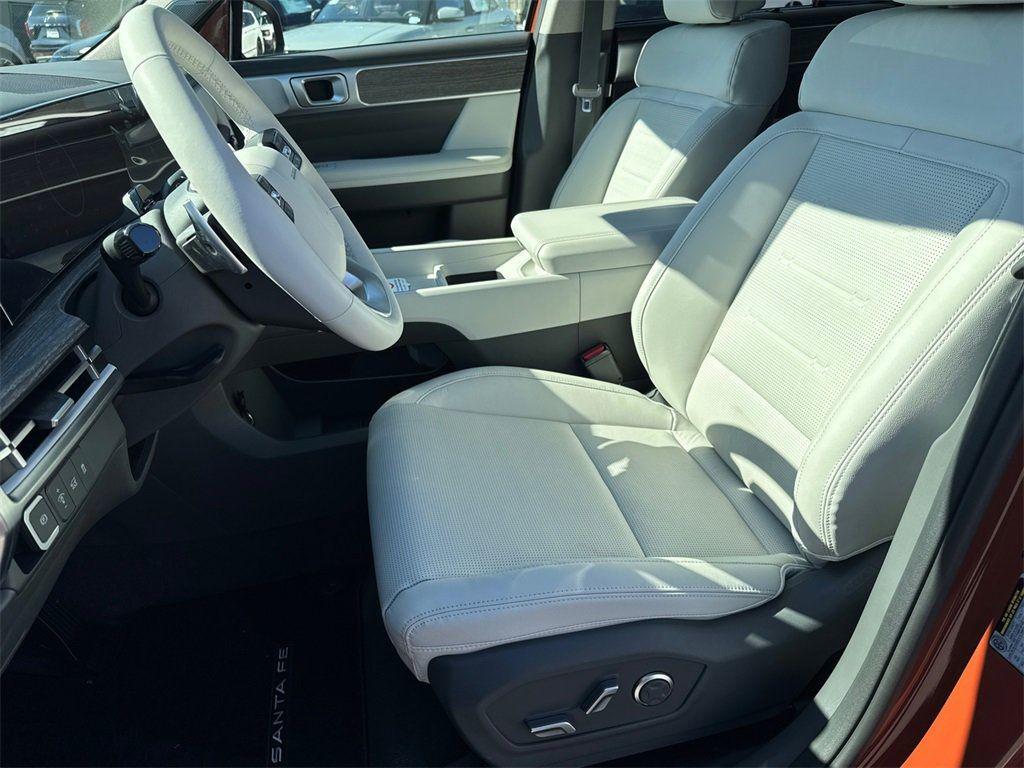 2025 Hyundai Santa Fe Limited - Photo 9