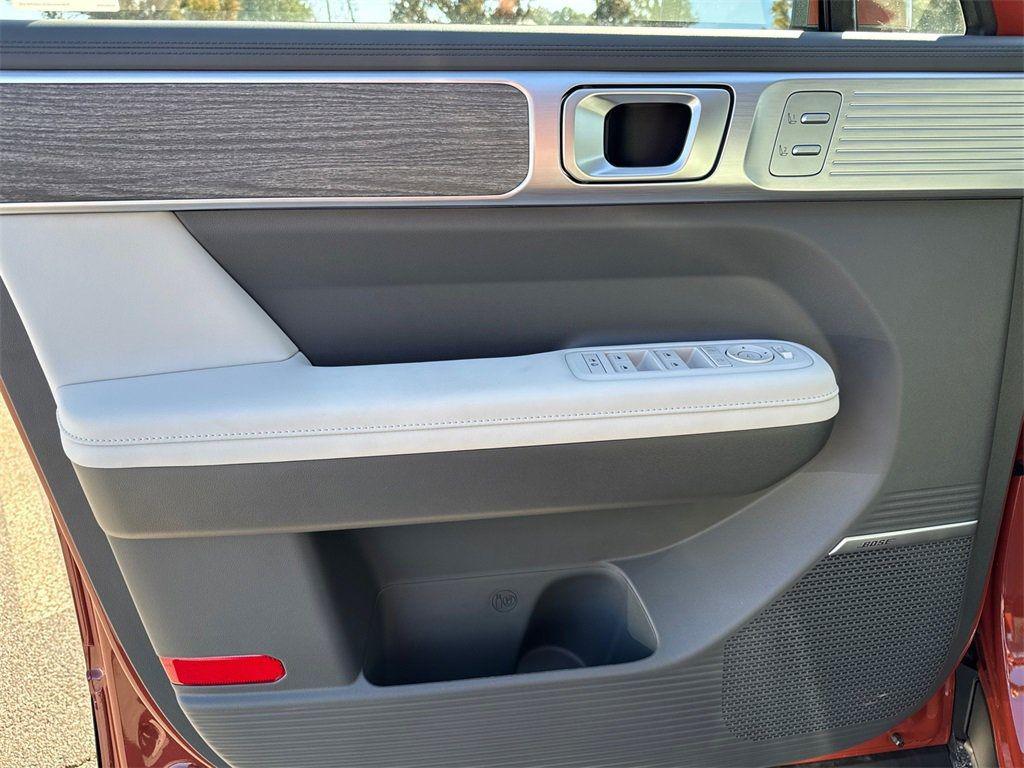 2025 Hyundai Santa Fe Limited - Photo 10