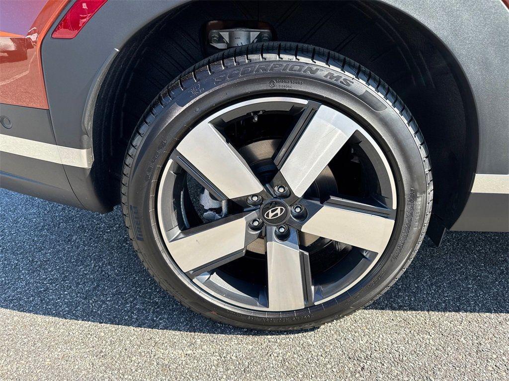 2025 Hyundai Santa Fe Limited - Photo 17
