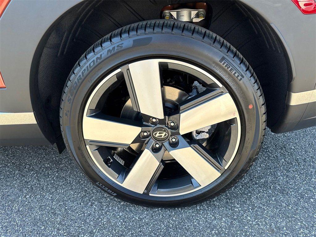 2025 Hyundai Santa Fe Limited - Photo 20