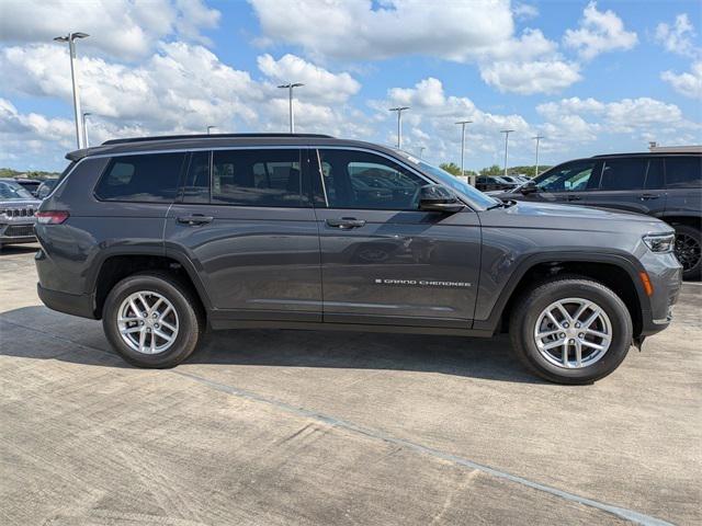 2025 Jeep Grand Cherokee GRAND CHEROKEE L LAREDO X 4X4