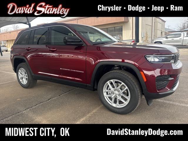 2025 Jeep Grand Cherokee GRAND CHEROKEE LAREDO X 4X4