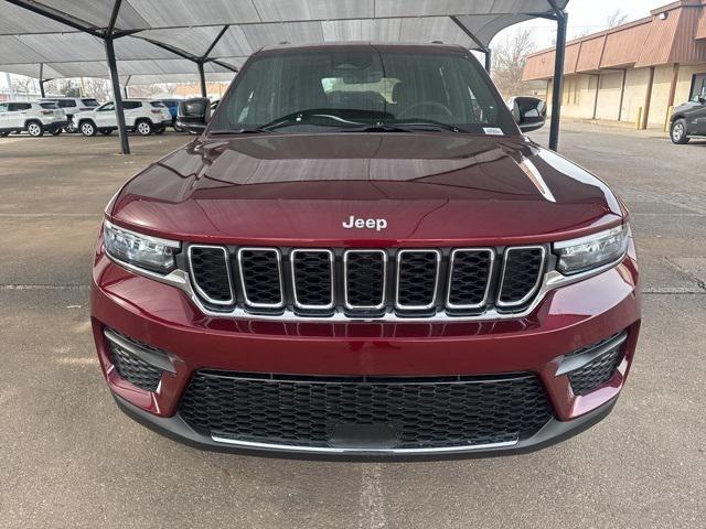 2025 Jeep Grand Cherokee GRAND CHEROKEE LAREDO X 4X4