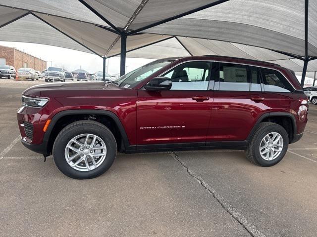2025 Jeep Grand Cherokee GRAND CHEROKEE LAREDO X 4X4