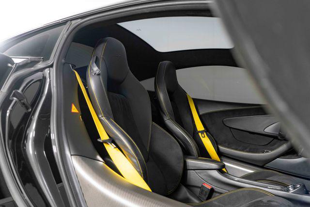 2017 McLaren 570GT Base