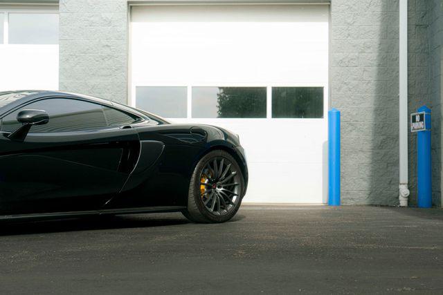 2017 McLaren 570GT Base
