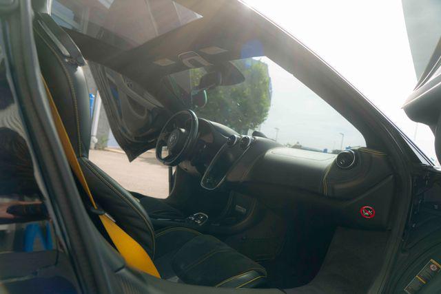 2017 McLaren 570GT Base