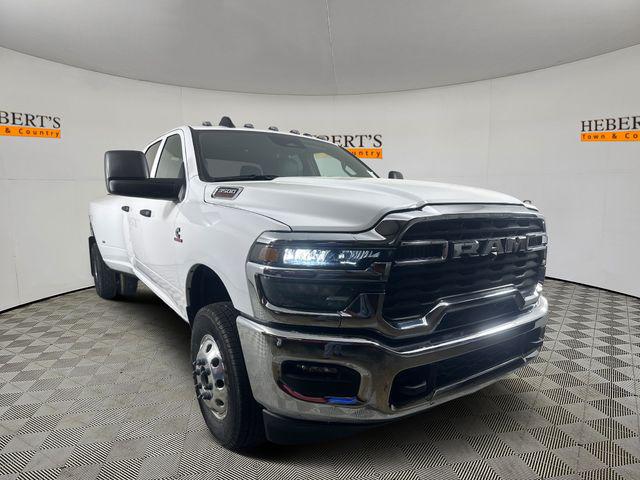 2025 RAM Ram 3500 RAM 3500 TRADESMAN CREW CAB 4X4 8 BOX