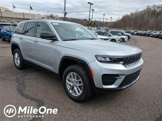 2025 Jeep Grand Cherokee GRAND CHEROKEE LAREDO X 4X4