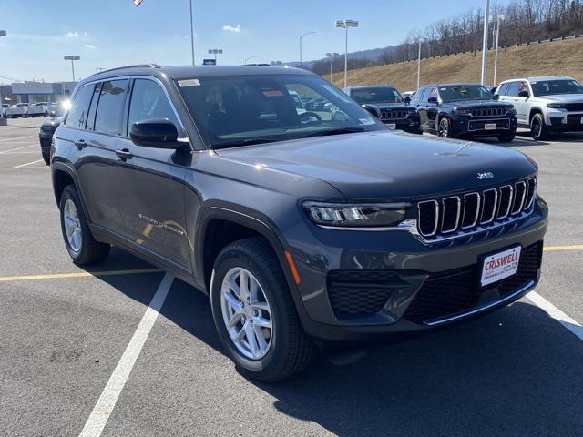 2025 Jeep Grand Cherokee GRAND CHEROKEE LAREDO X 4X4