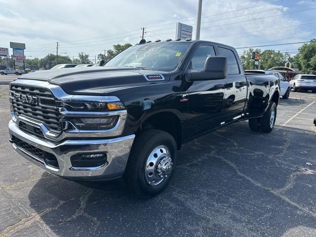 2025 RAM Ram 3500 RAM 3500 TRADESMAN CREW CAB 4X4 8 BOX